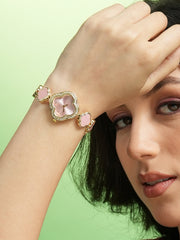 ساعة كلوفر - وردي فاتح