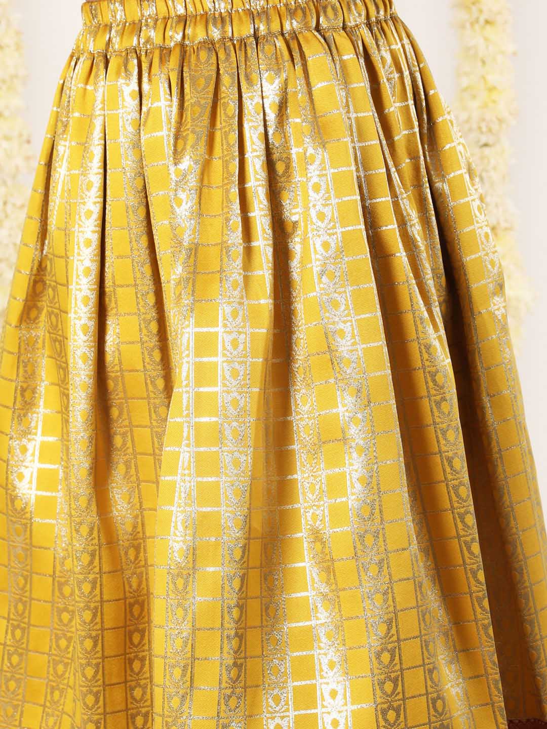 Vastramay - مجموعة Pavda Pattu Lehenga Choli للفتيات باللون الكستنائي والأصفر