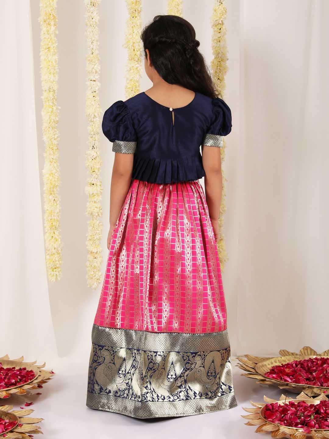 Vastramay - مجموعة Pavda Pattu Lehenga Choli باللون الوردي للفتيات