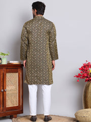 Men Black Silk Blend Straight Kurta Pyjama Set ( JOKP 5071Black )