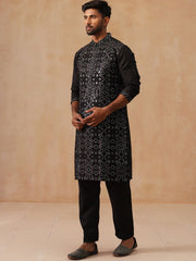 Ethnic Kurta Pyjama Set In Luxurious Silk Blend
