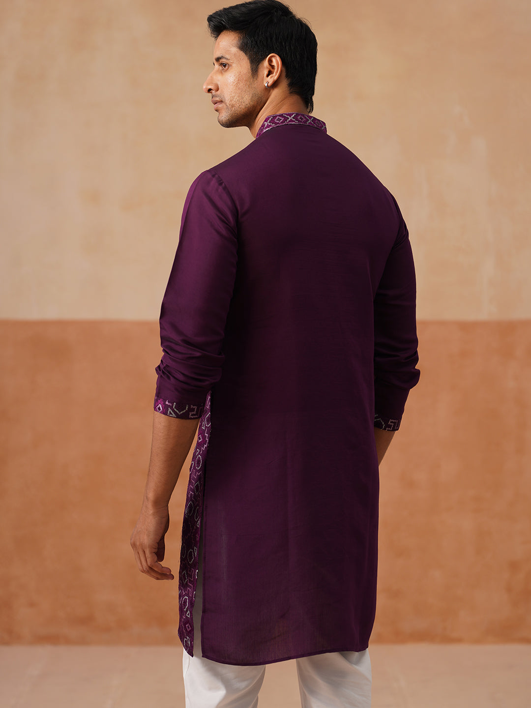 Ethnic Kurta Pyjama Set In Luxurious Silk Blend