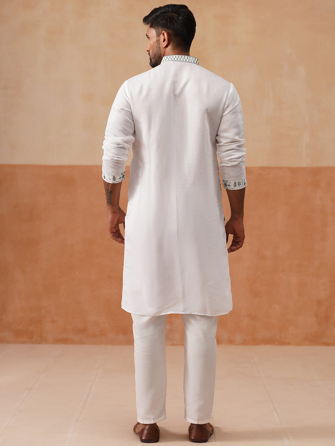Men S Silk Blend Embroidered Kurta Pyjama Set