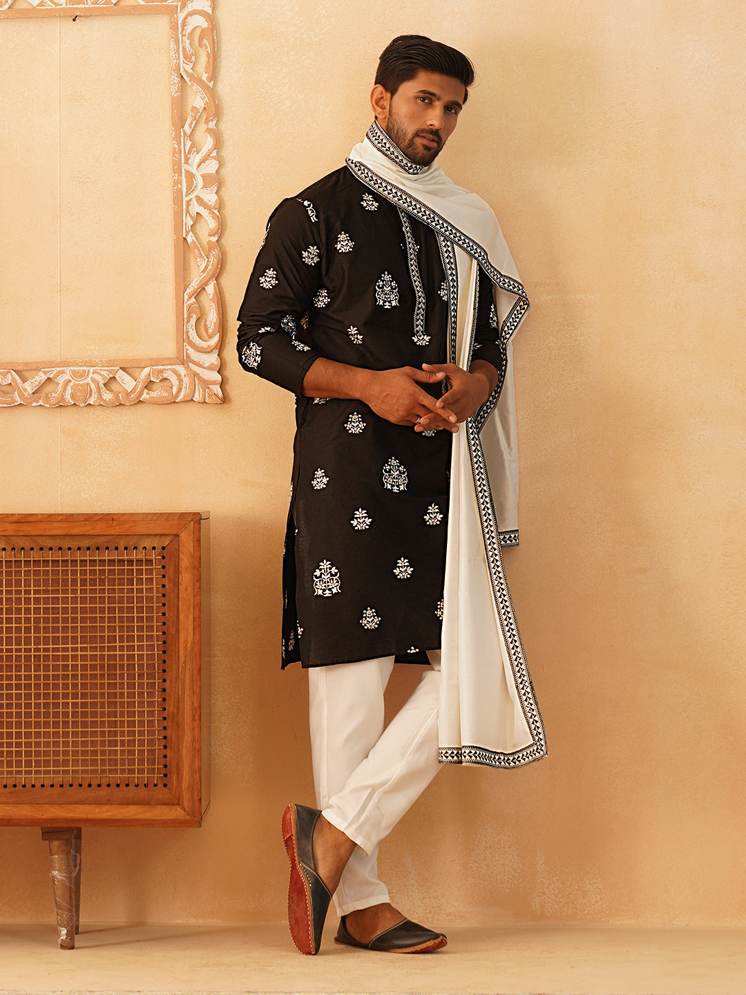 Black Embroidered Kurta With Dupatta Setd