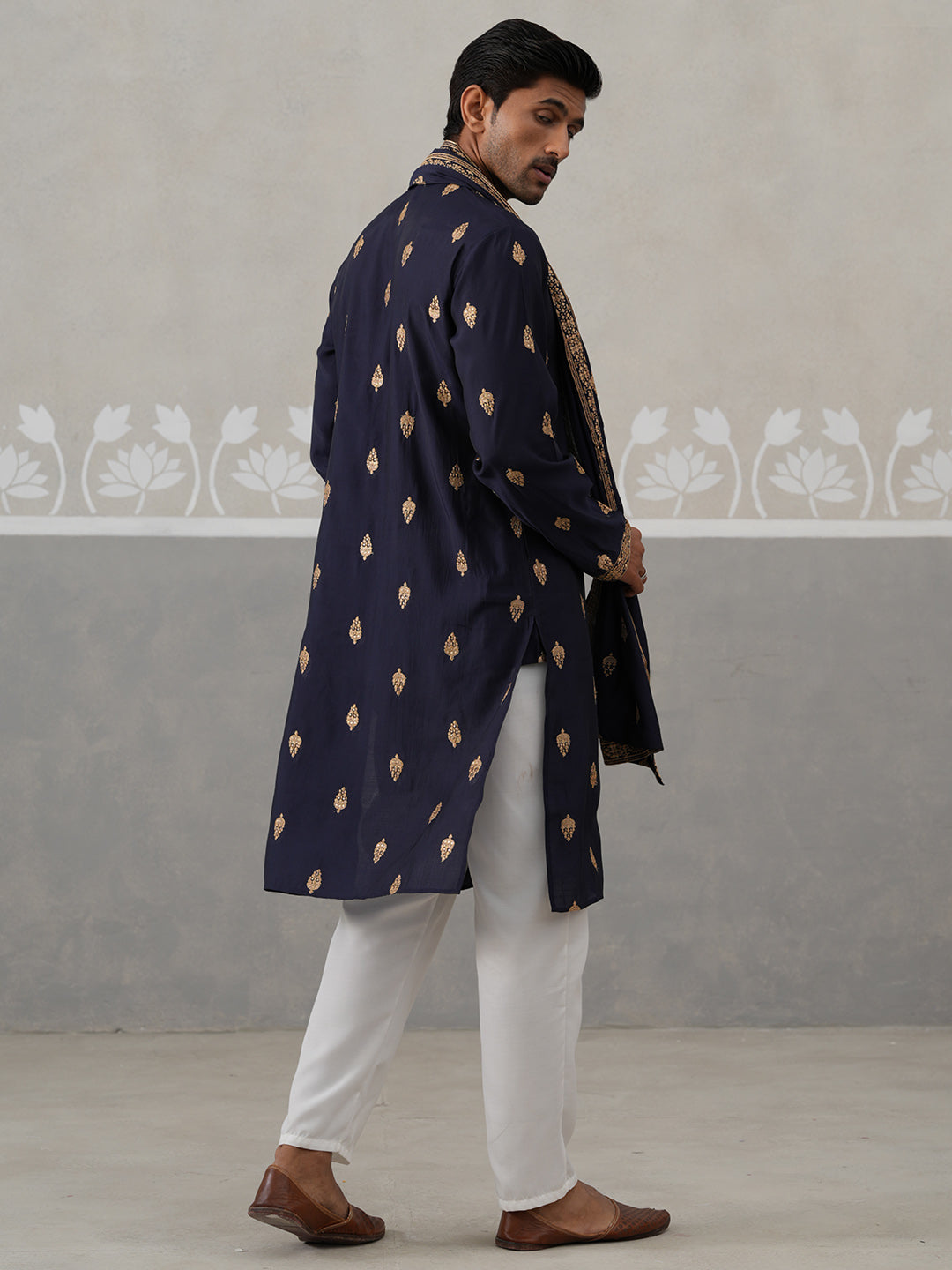 silk blend embroidered kurta pyjama set