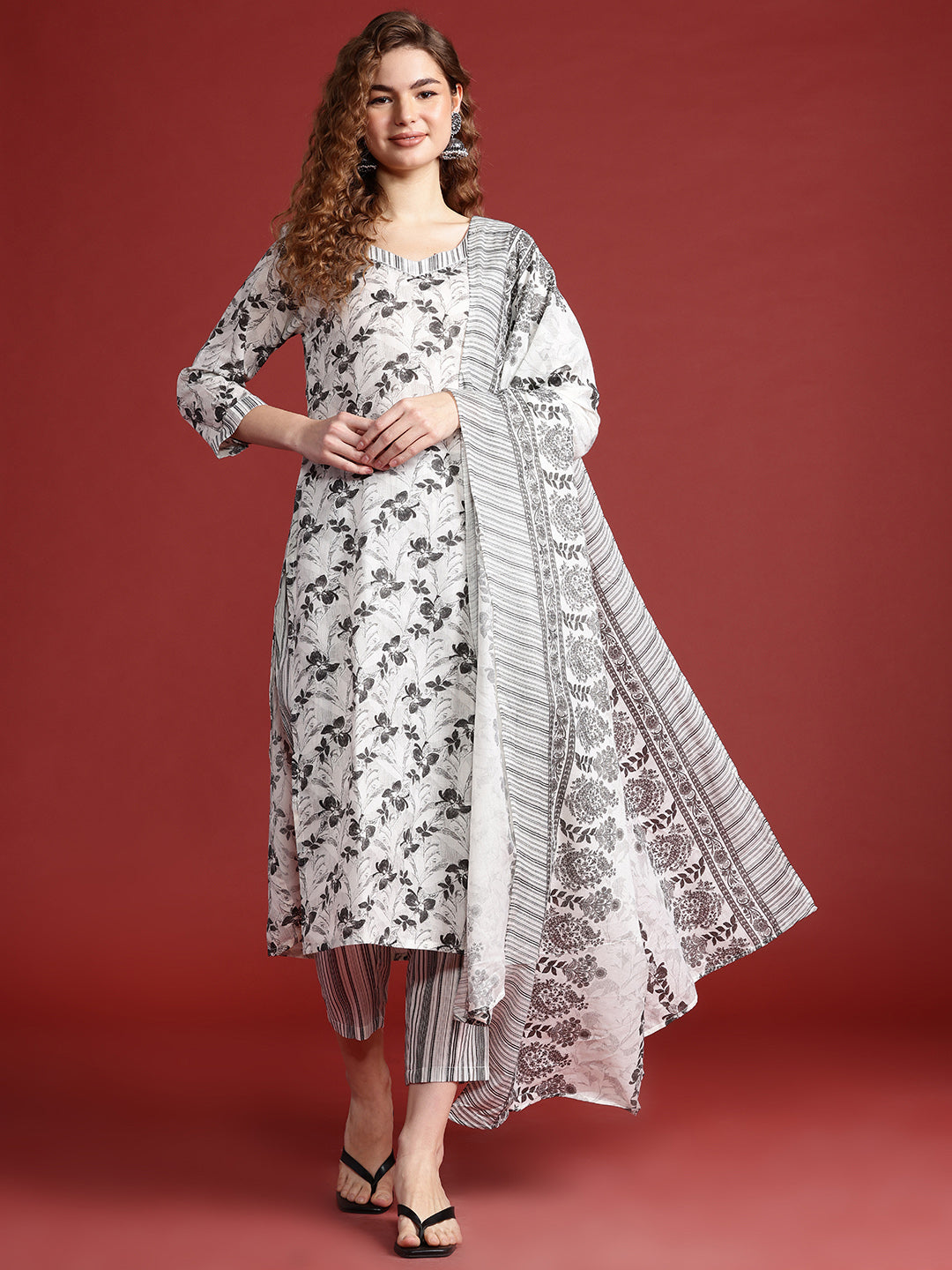 White & Black colour cotton blend floral print kurta set