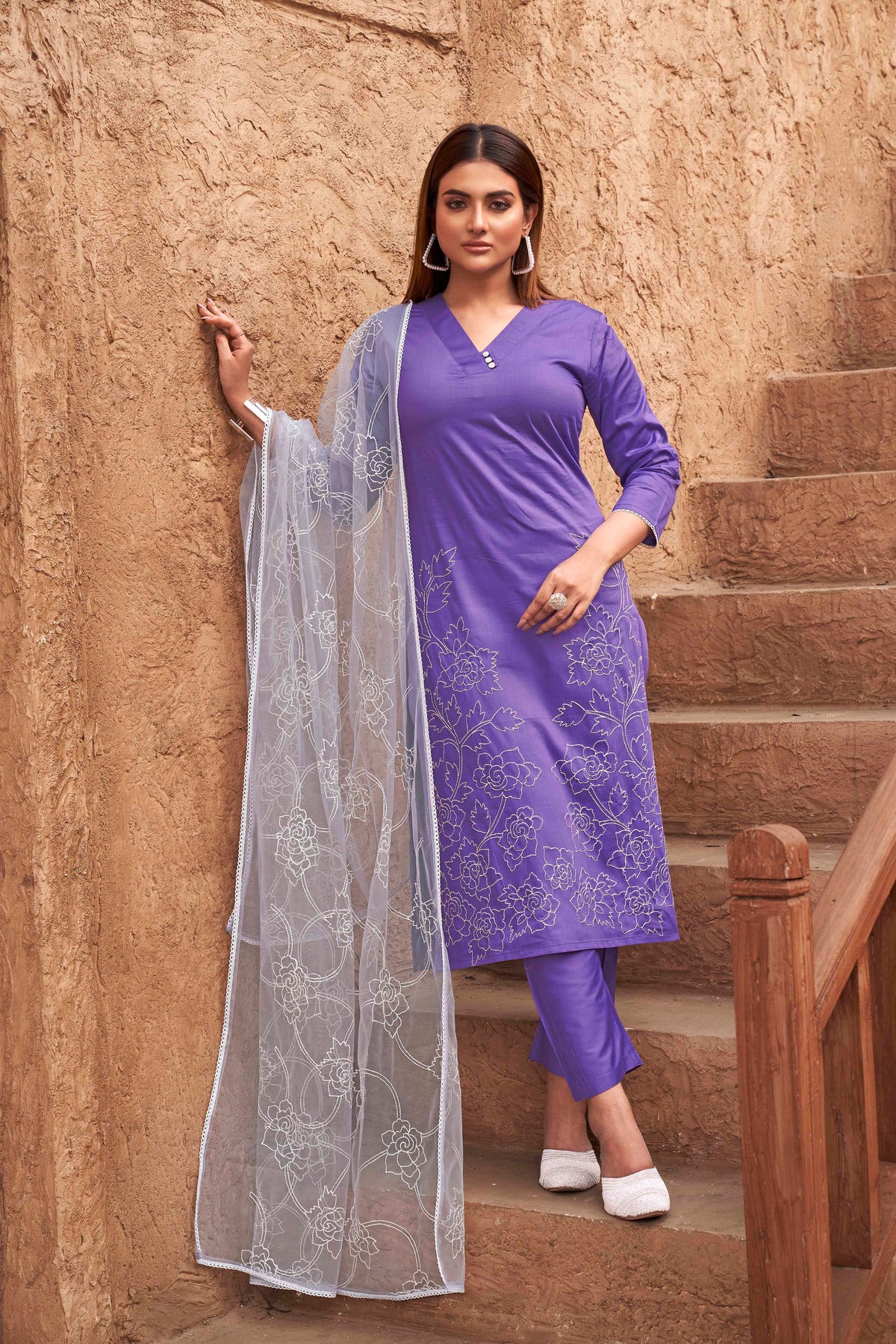 White Color Pure Cotton With Heavy Dupatta & Black Thread Embroidery Kurta Set