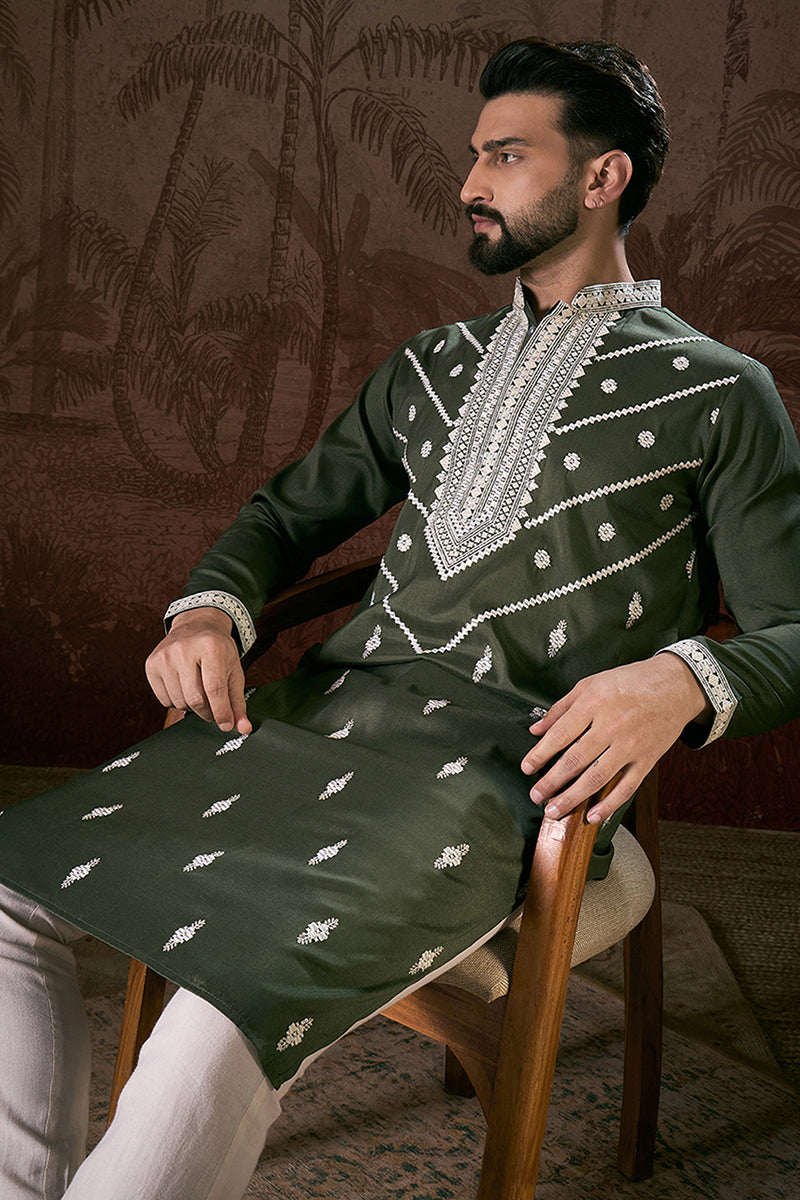 Green Silk Blend Solid Embroidered Straight Kurta With Trouser MKSET1882