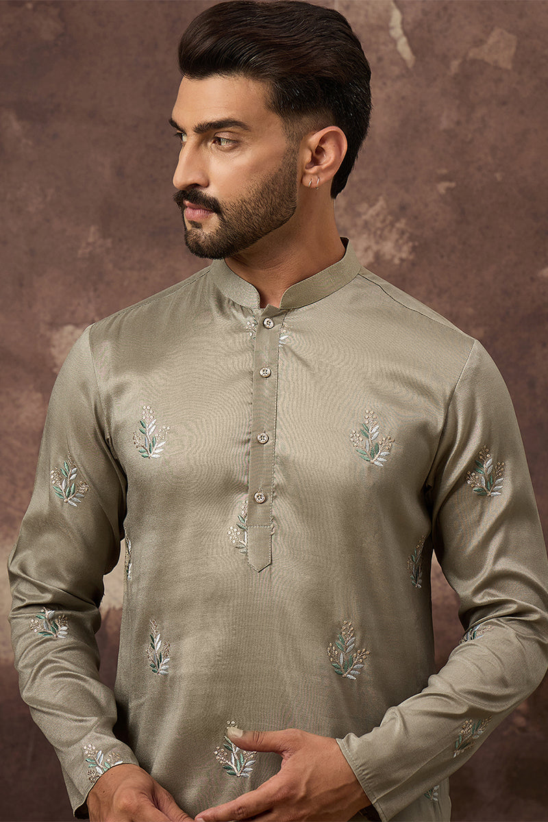 Green Silk Blend Solid Embroidered Straight Kurta