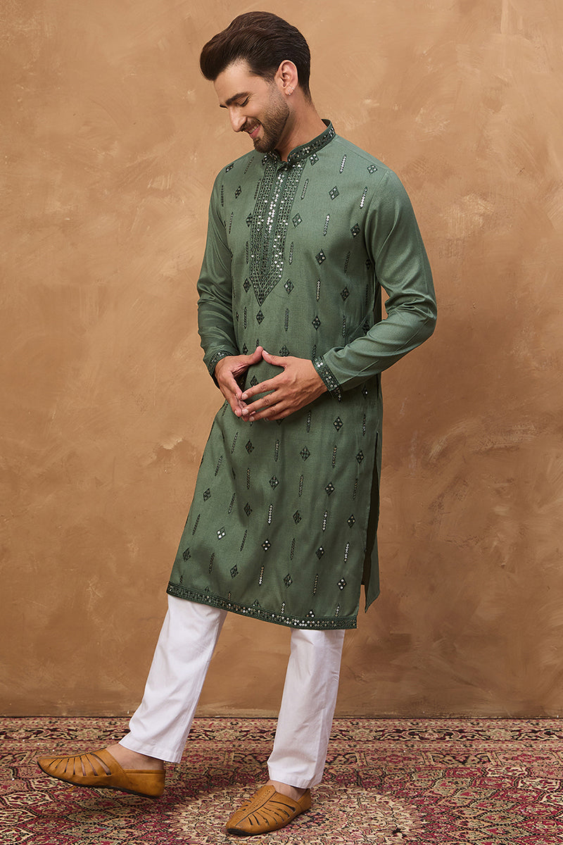 Green Silk Blend Solid Embroidered Straight Kurta
