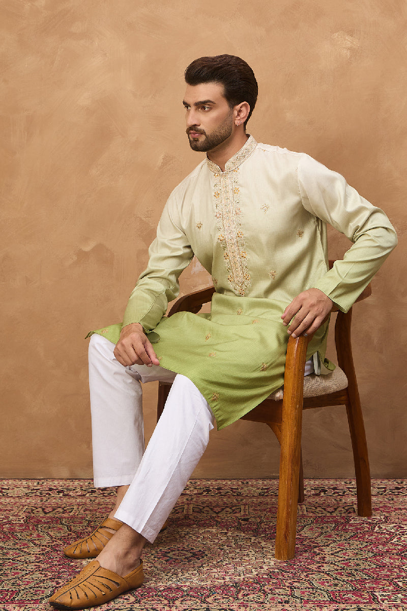 Green Silk Blend Solid Embroidered Straight Kurta With Pant Set