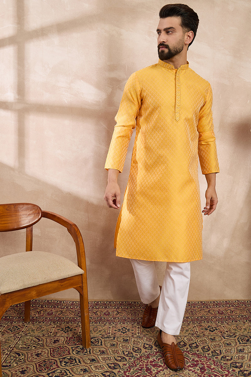 Yellow Silk Blend Solid Embroidered Straight Kurta