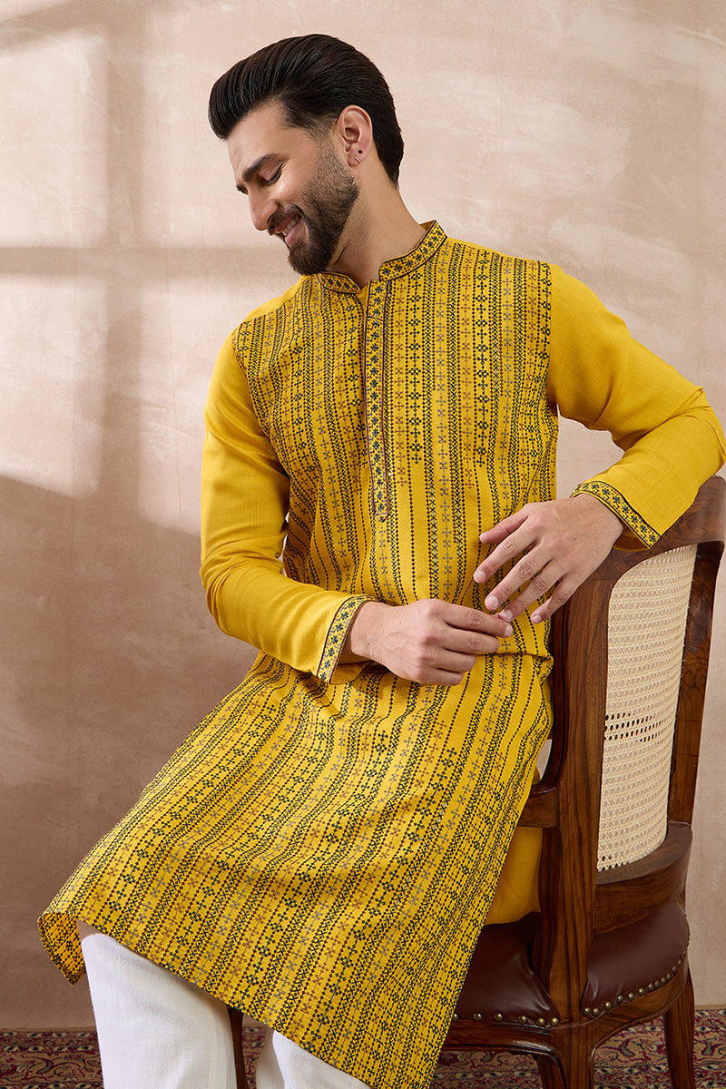 Yellow Silk Blend Embroidered Mandarin Collar Straight Kurta