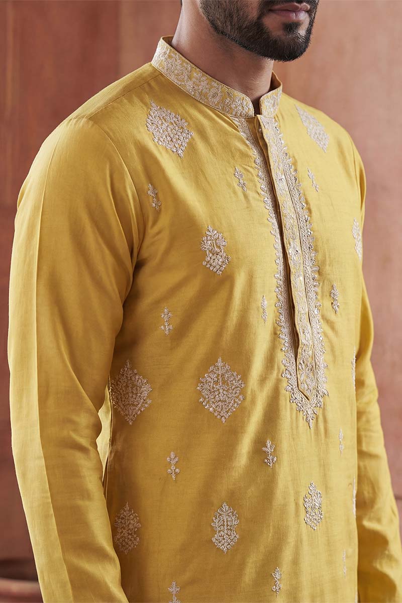 Mens Yellow Silk Blend Solid Embroidered Kurta