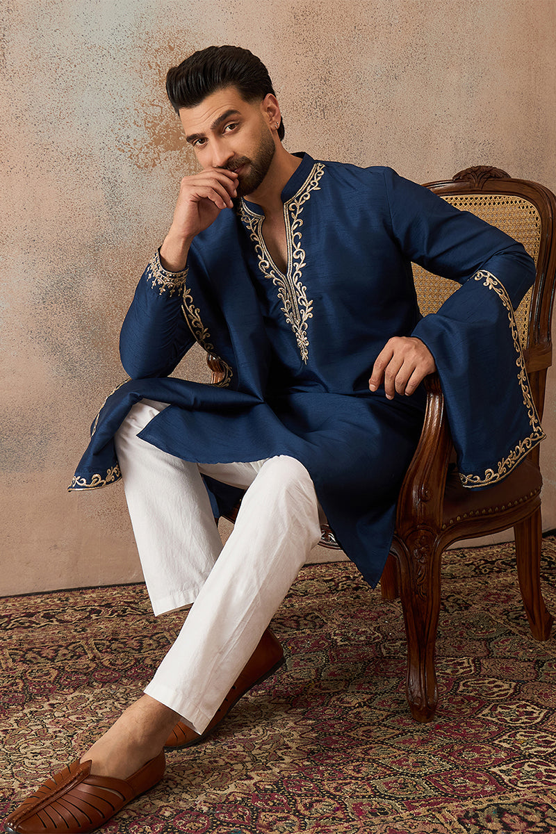 Mens Blue Silk Blend Solid Embroidered Kurta With Dupatta