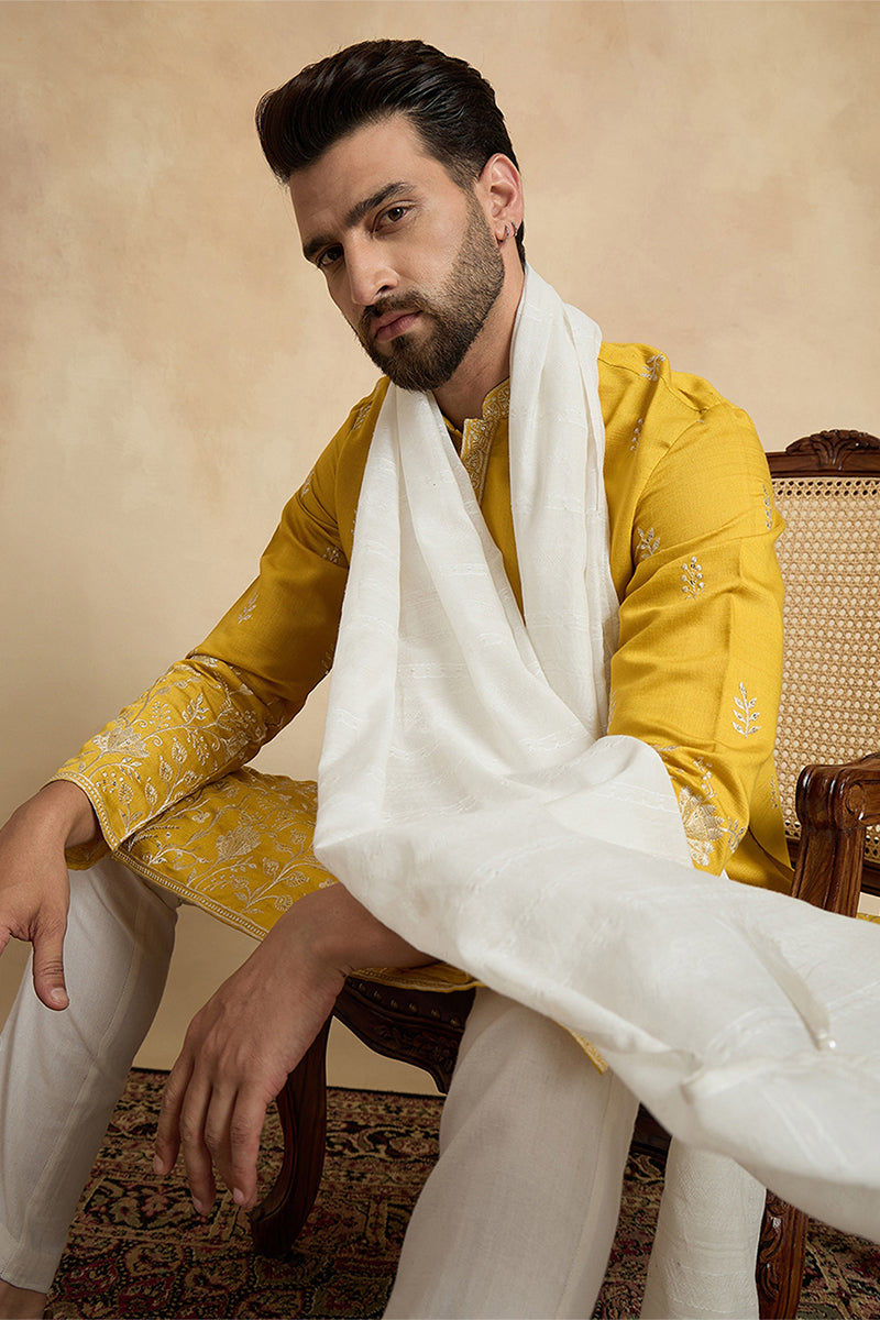 ethnic-bay-men-yellow-chanderi-silk-solid-embroidered-straight-kurta-with-dupatta-mkud1314