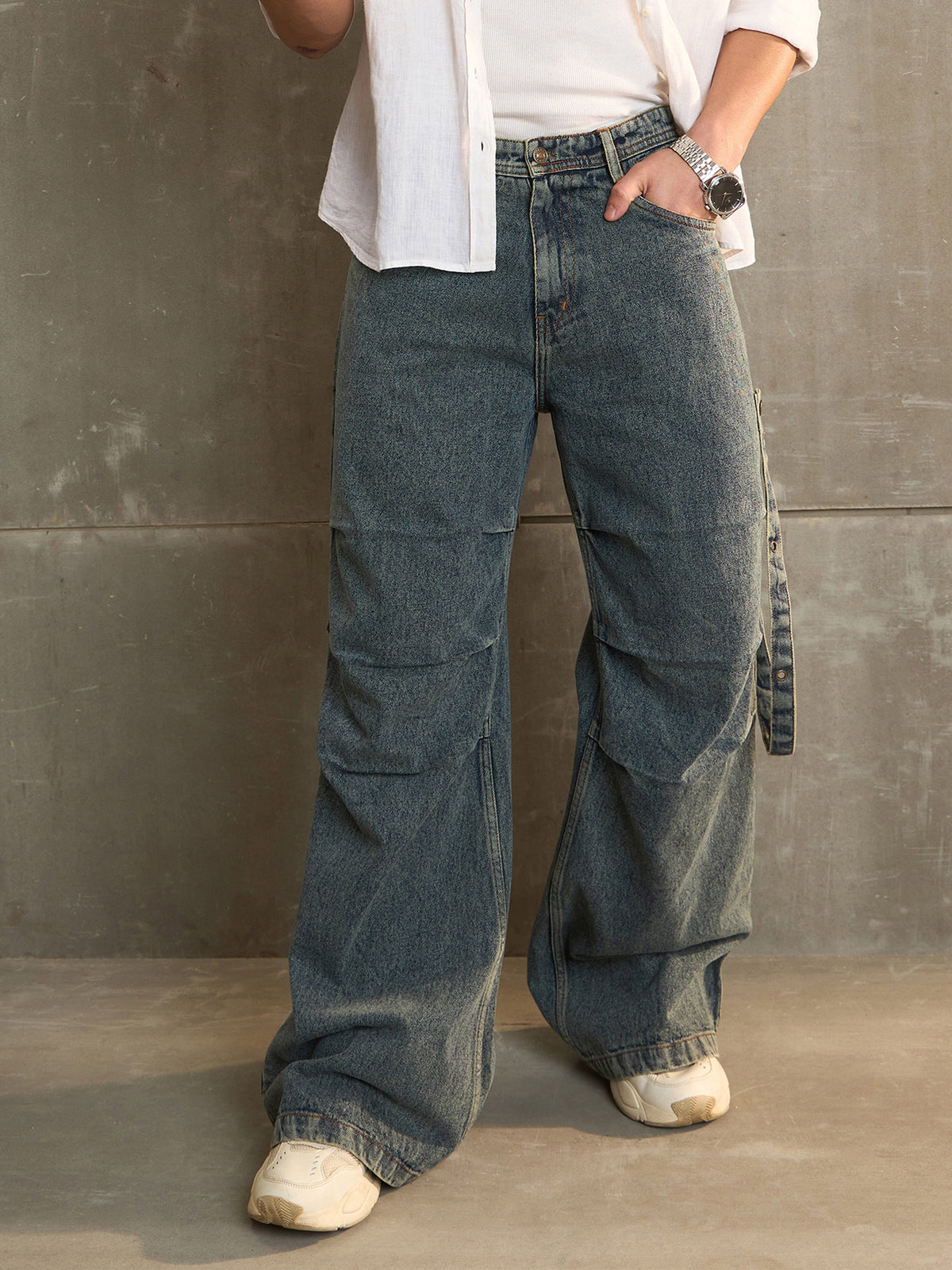 Men Blue Washed Knee Pleated Wide Leg Jeans