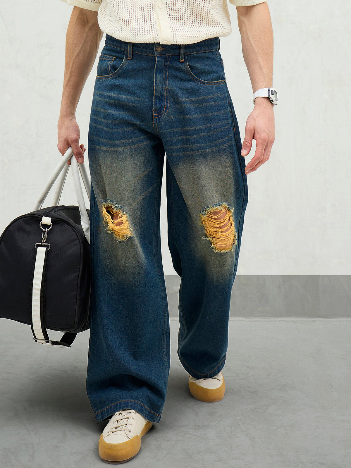 Men Blue Washed Knee Distressed Wide Leg Jeans