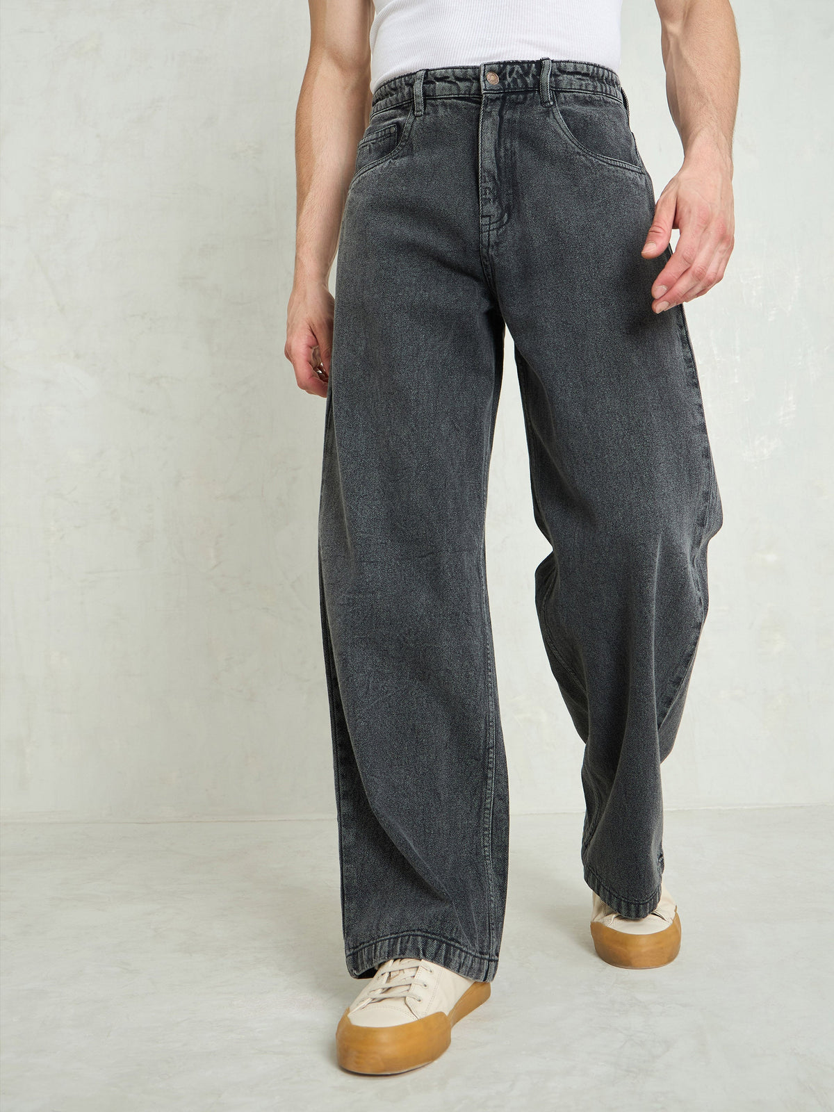 Men Grey Basic Wide Leg Jeans