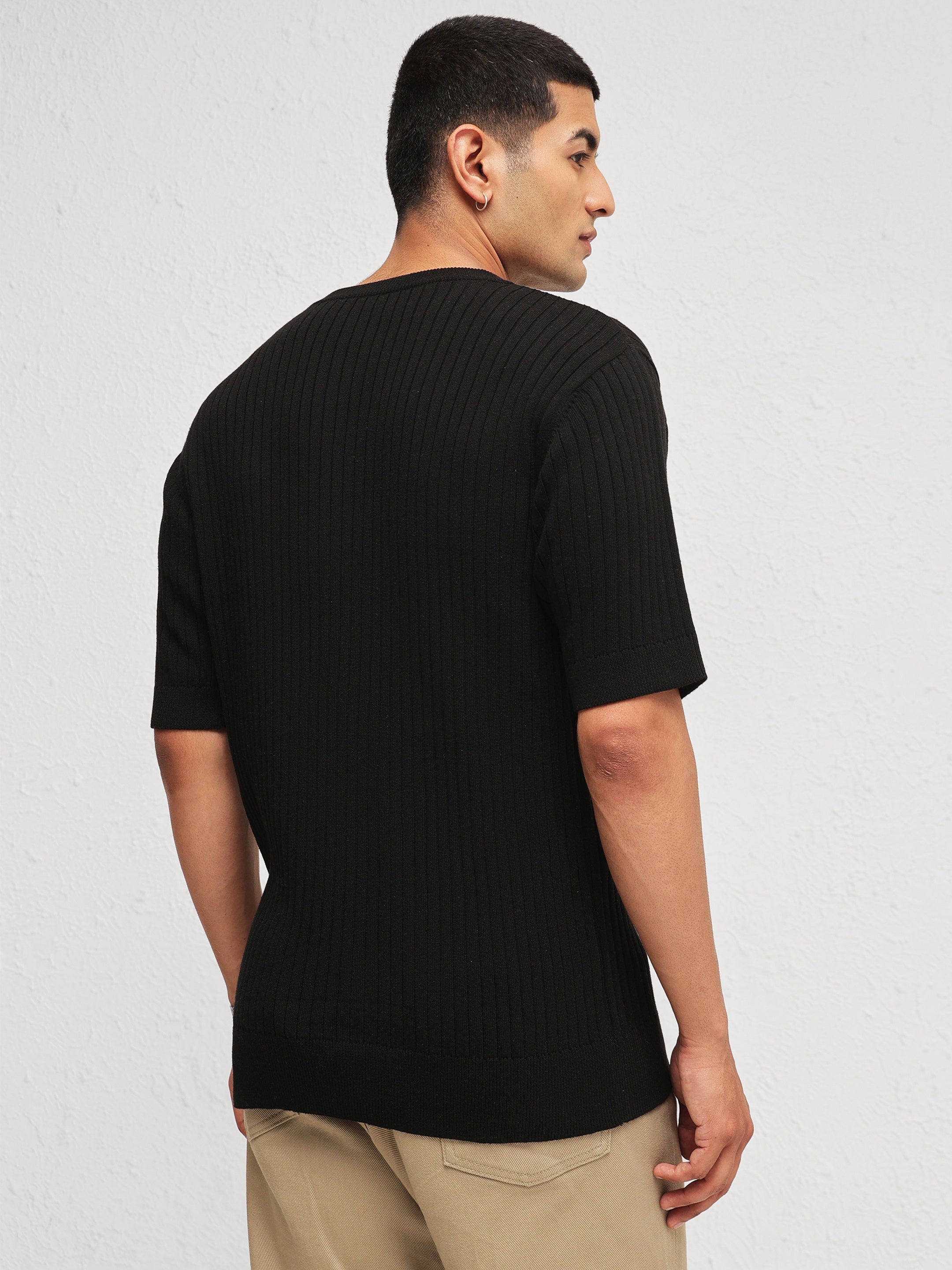 Men Black Relax Fit Round Neck T-Shirt