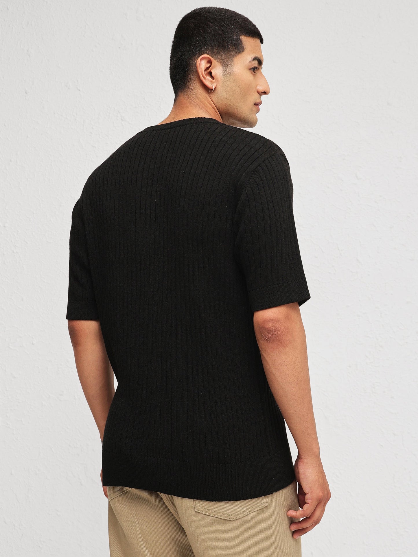Men Black Relax Fit Round Neck T-Shirt