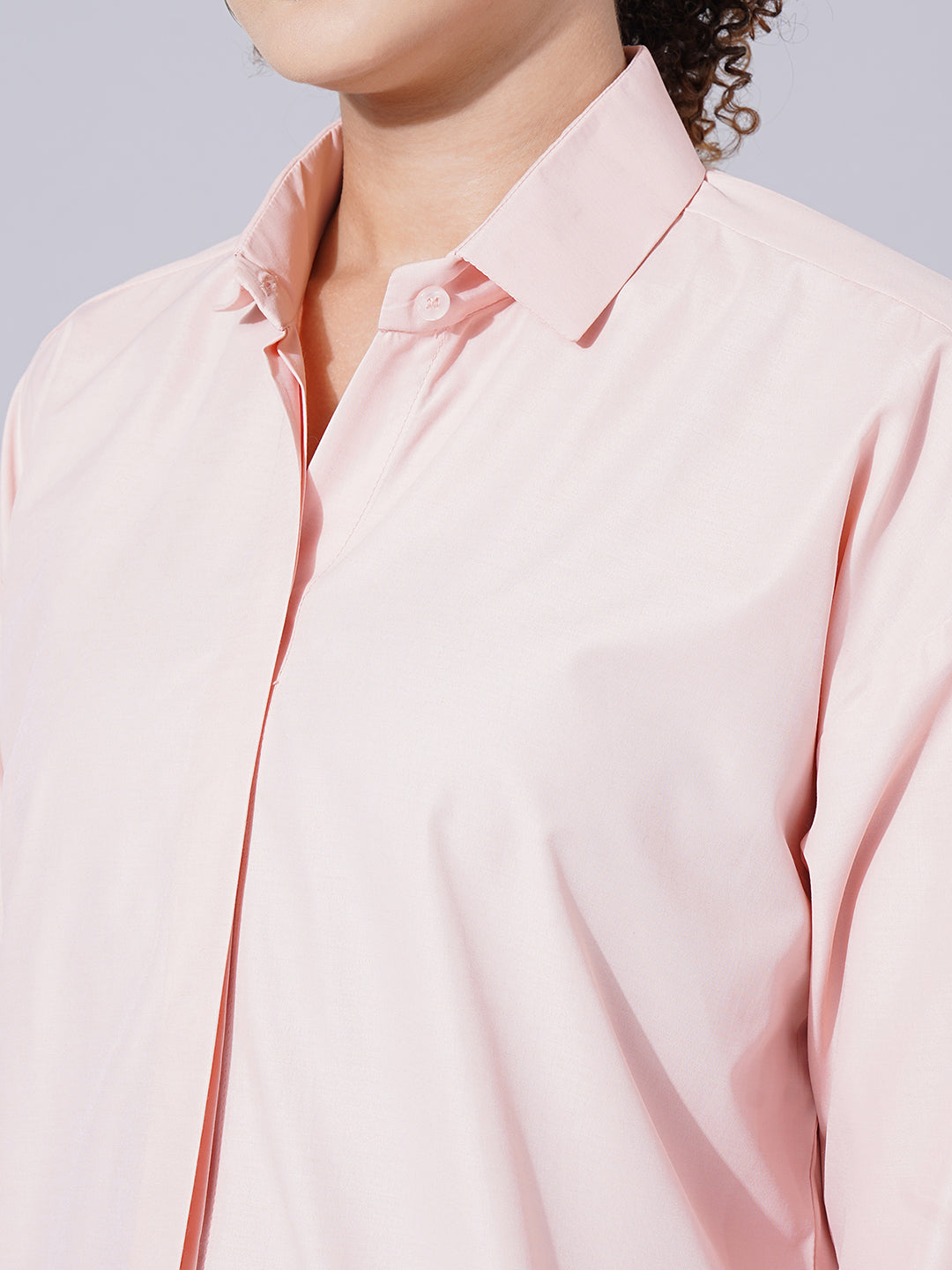 spread collar long sleeves shirt