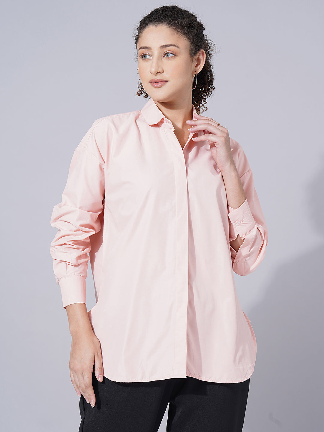 spread collar long sleeves shirt