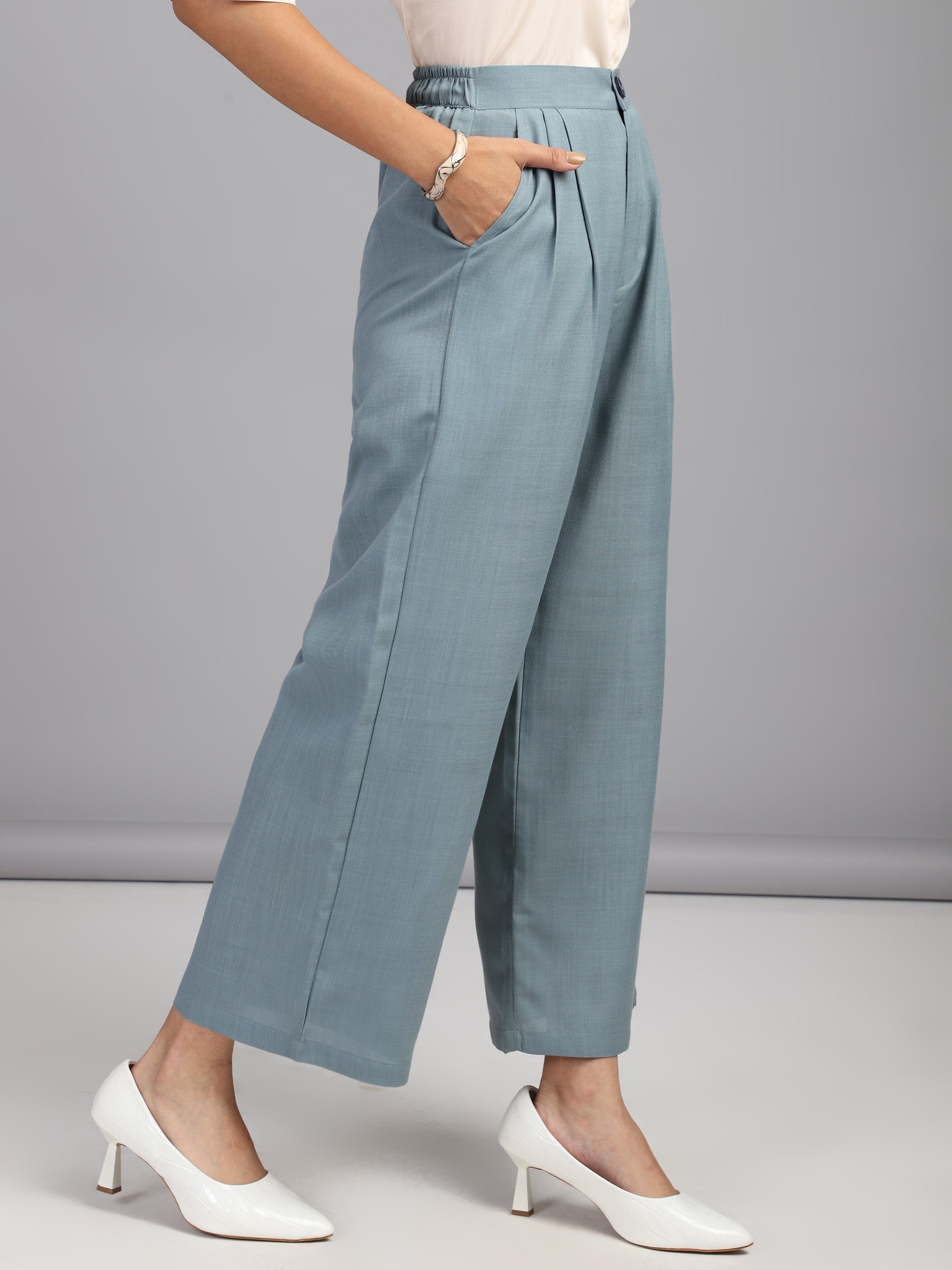 relaxed straight fit high rise pleated trousers