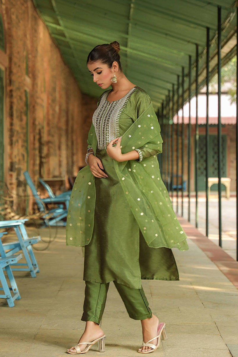 green poly silk solid yoke design suit set pkskd1591