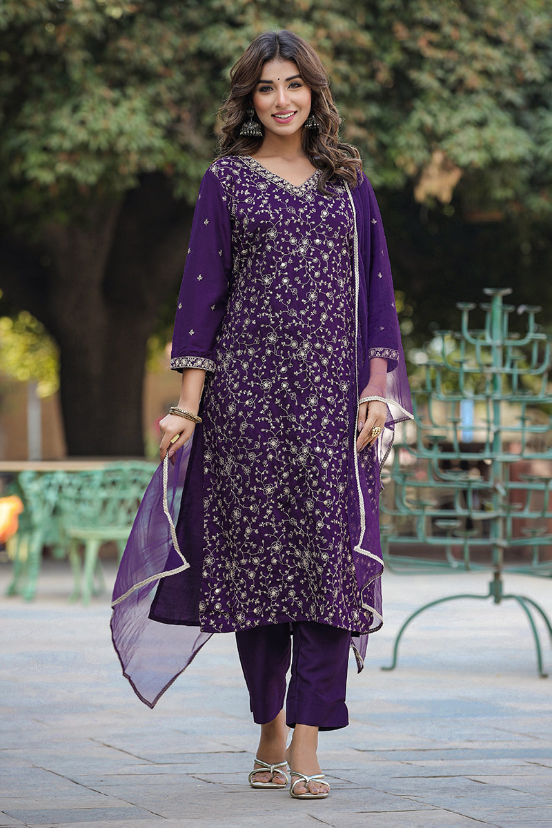 women silk blend embroidered kurta trousers with dupatta pkskd1848