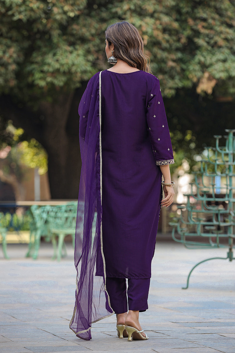 women silk blend embroidered kurta trousers with dupatta pkskd1848