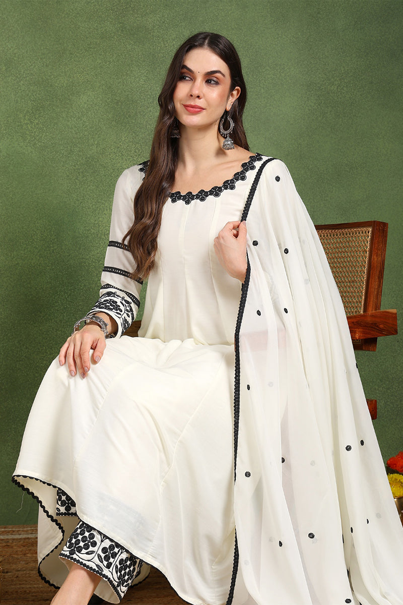 white-silk-blend-solid-embroidered-anarkali-suit-set-pkskd2761