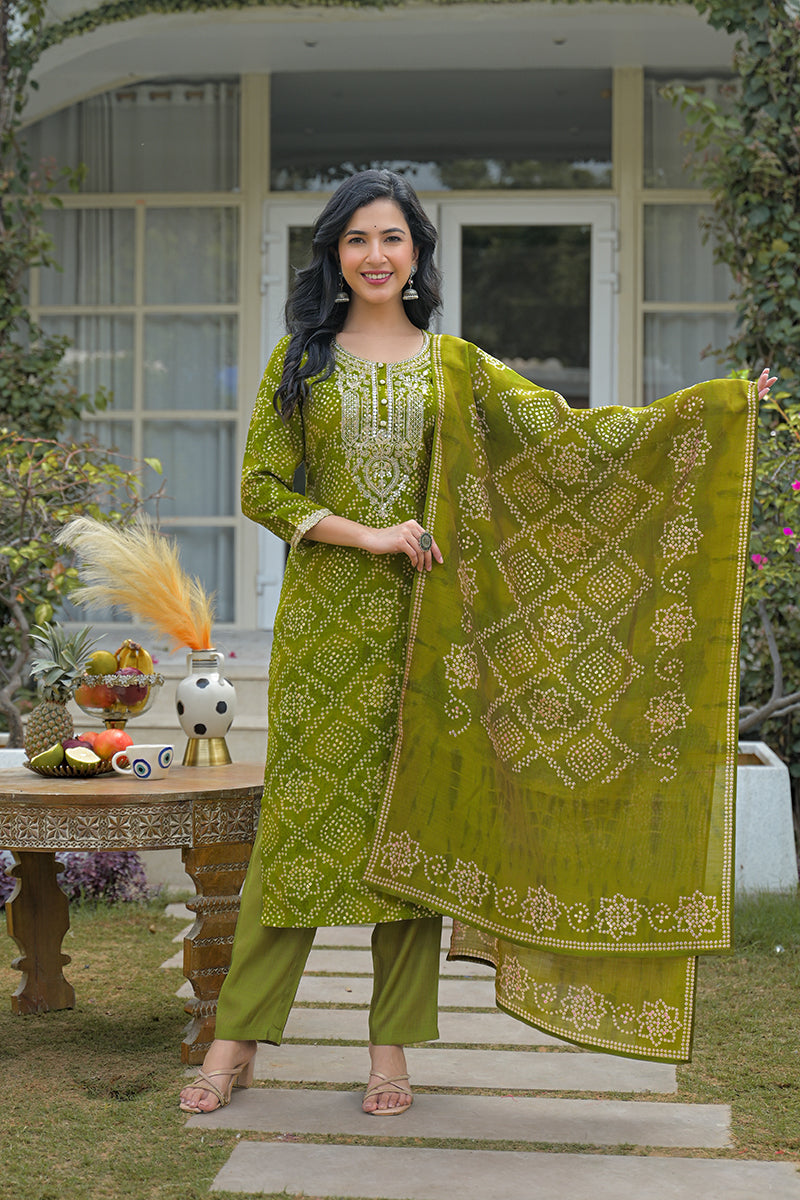 green silk blend bandhani embroidered straight kurta trousers with dupatta pkskd3107