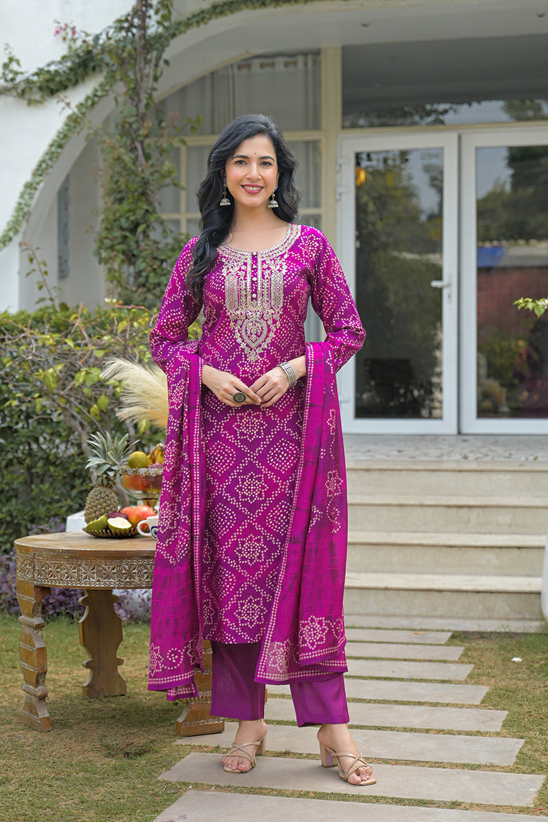 purple silk blend bandhani embroidered straight kurta trousers with dupatta pkskd3108