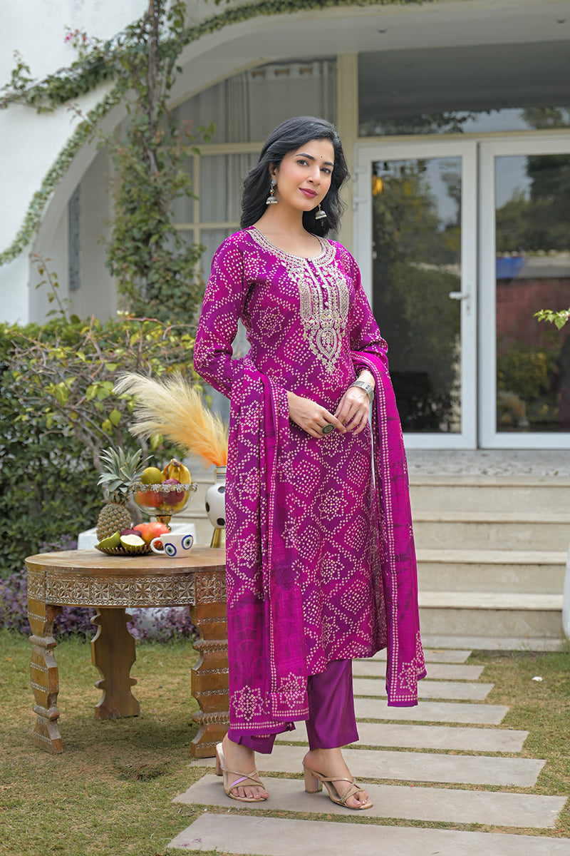 purple silk blend bandhani embroidered straight kurta trousers with dupatta pkskd3108