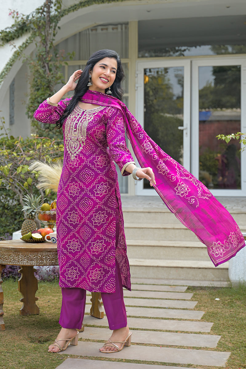 purple silk blend bandhani embroidered straight kurta trousers with dupatta pkskd3108