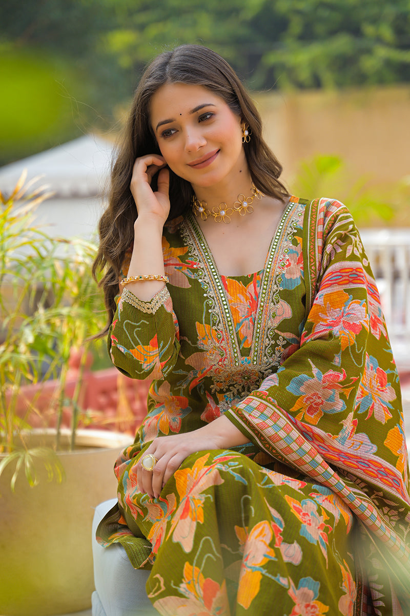 green-viscose-floral-printed-straight-kurta-trousers-with-dupatta-pkskd3154