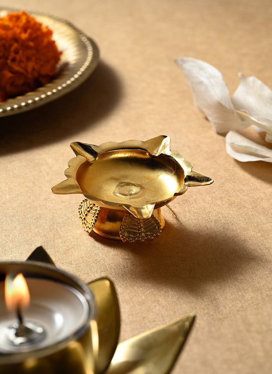 Diya Kamaxi Golden 1 Piece