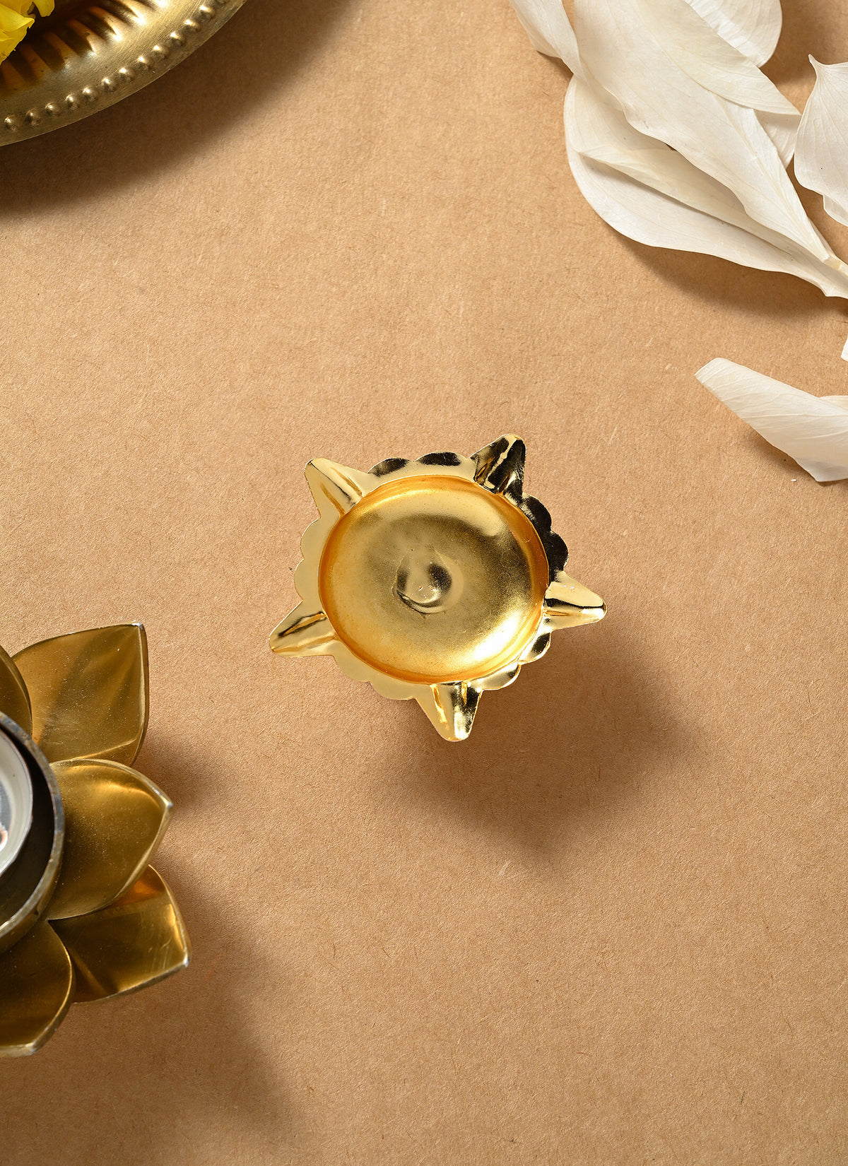Diya Kamaxi Golden 1 Piece
