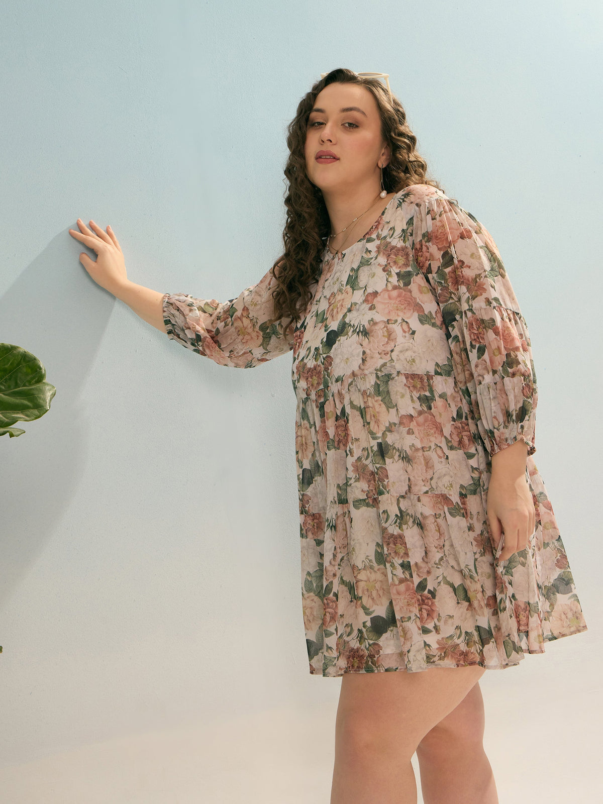 Women Off-White Floral Short Tiered Dress