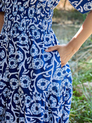 Women Blue & White V-Neck Puff Sleeves Midi Dress