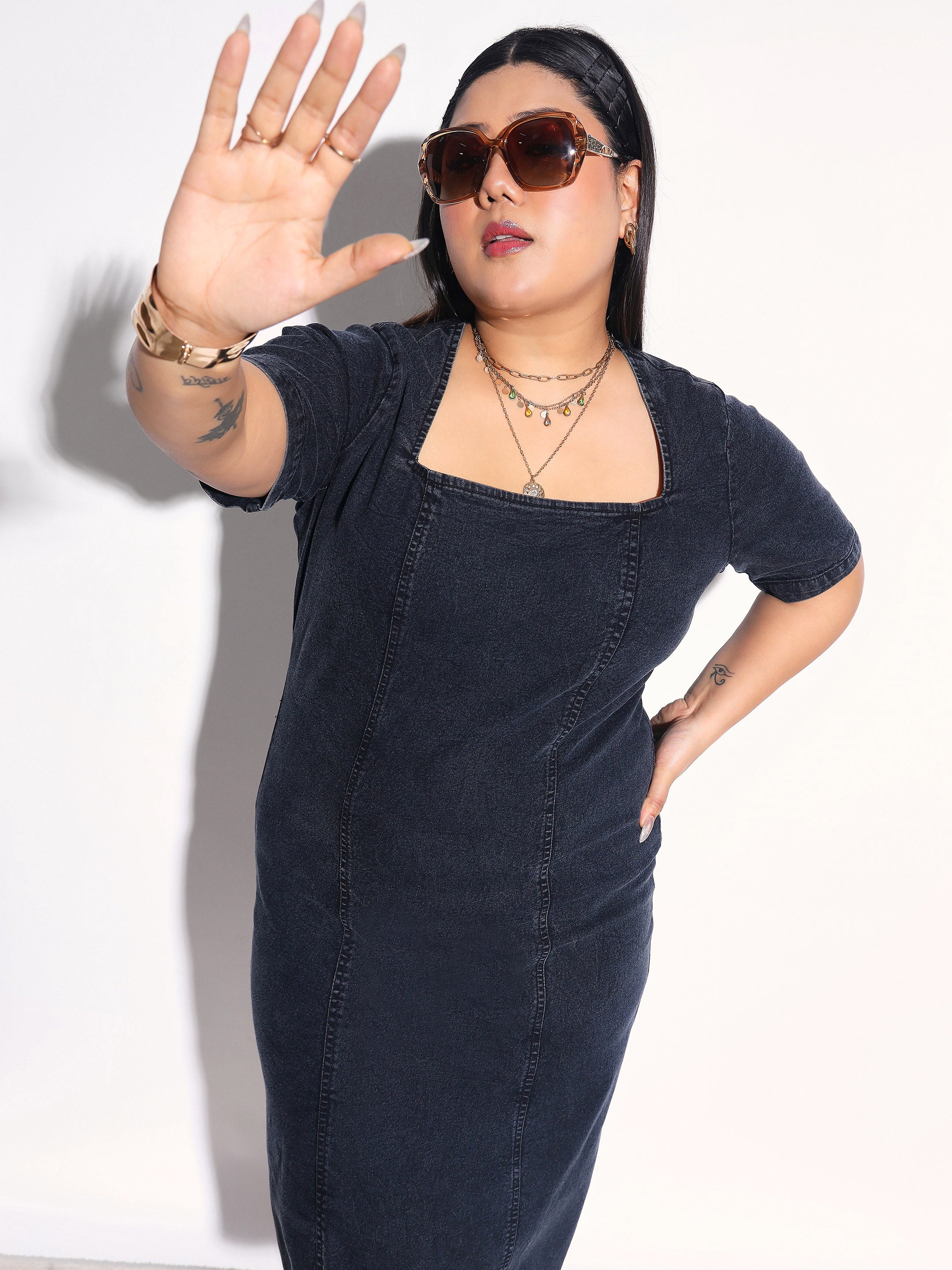 Black Denim Wash Short Sleeves Bodycon Dress SASSAFRAS Curve