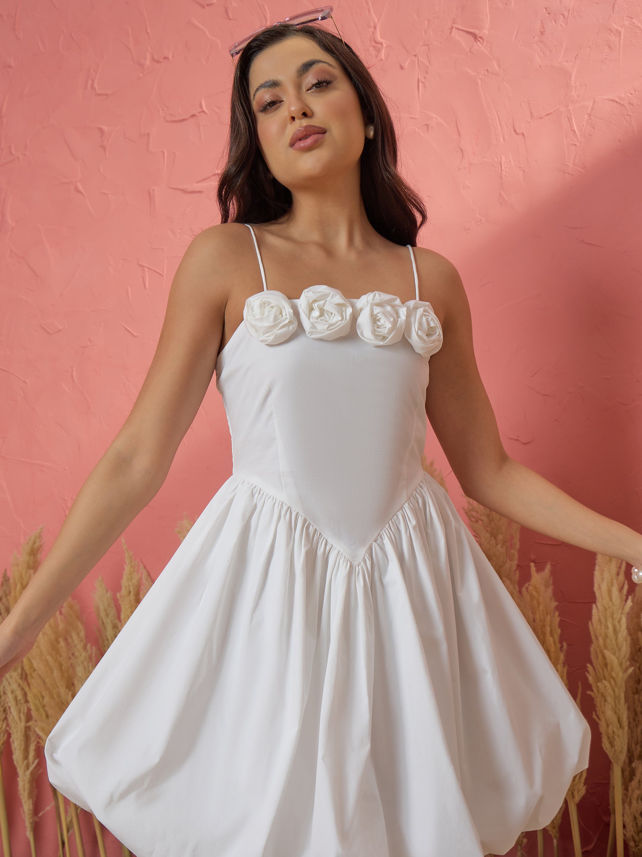Women White Front Corsage Low Waist Balloon Short Dress