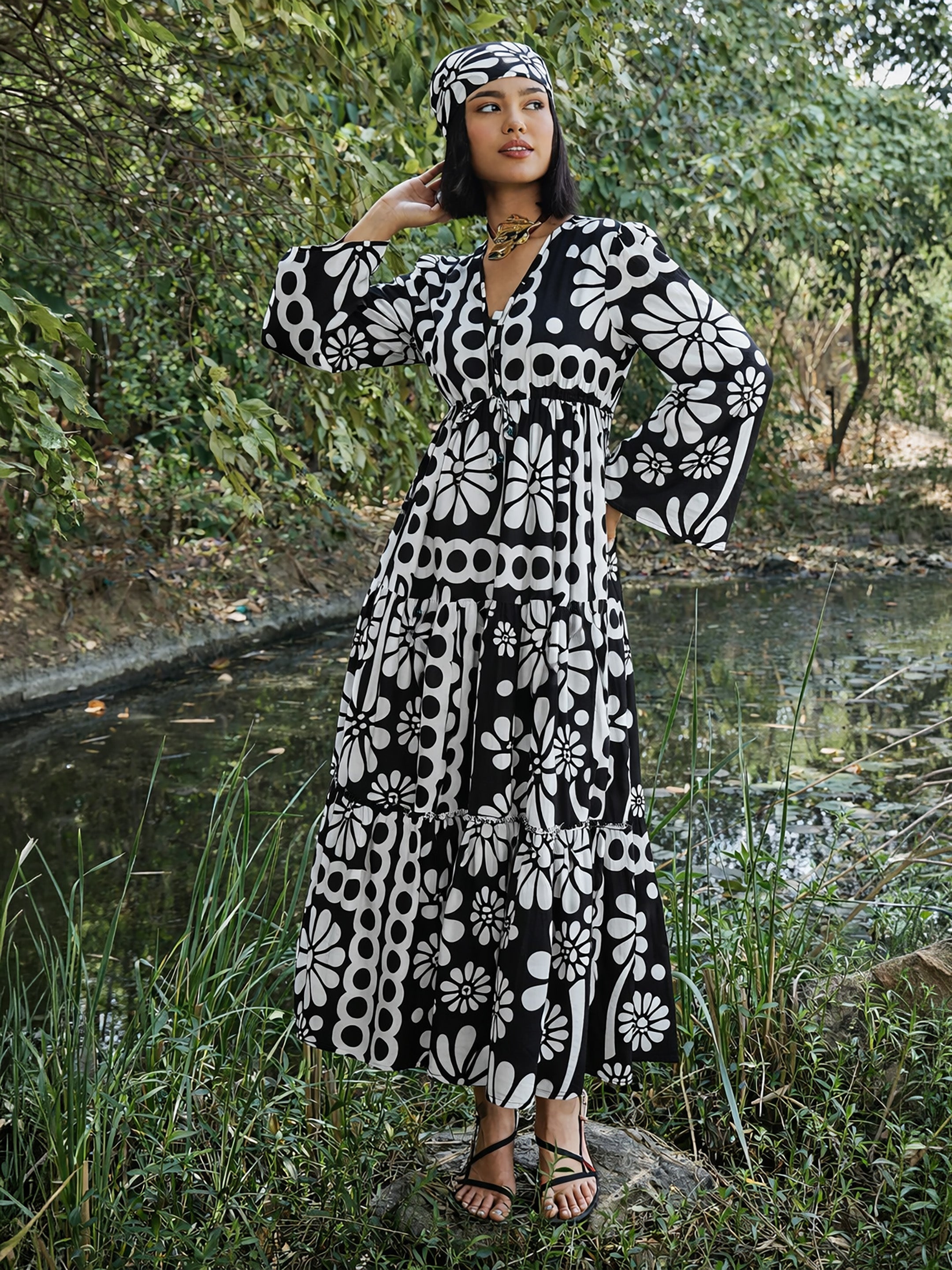 Women Black & White Floral V Neck Waist Tie Knot Maxi Dress
