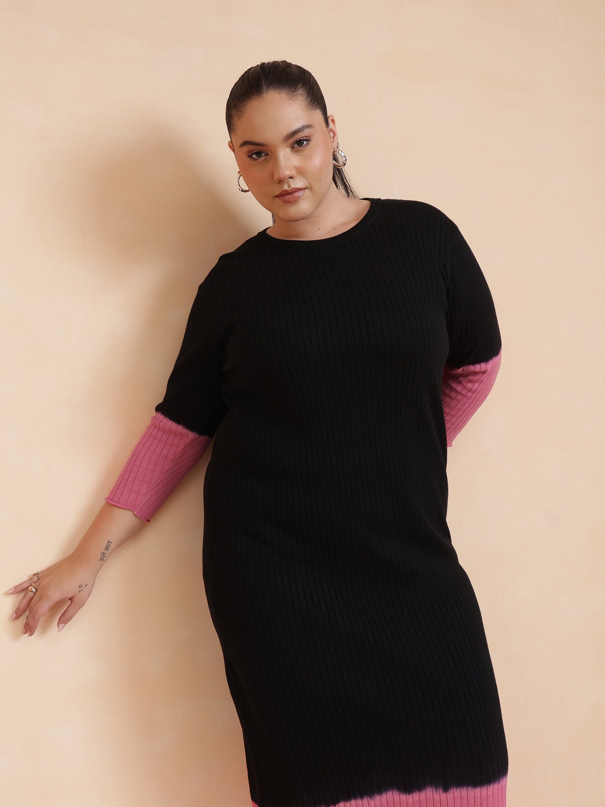 Black & Pink Knit Round Neck Midi Dress-SASSAFRAS Curve
