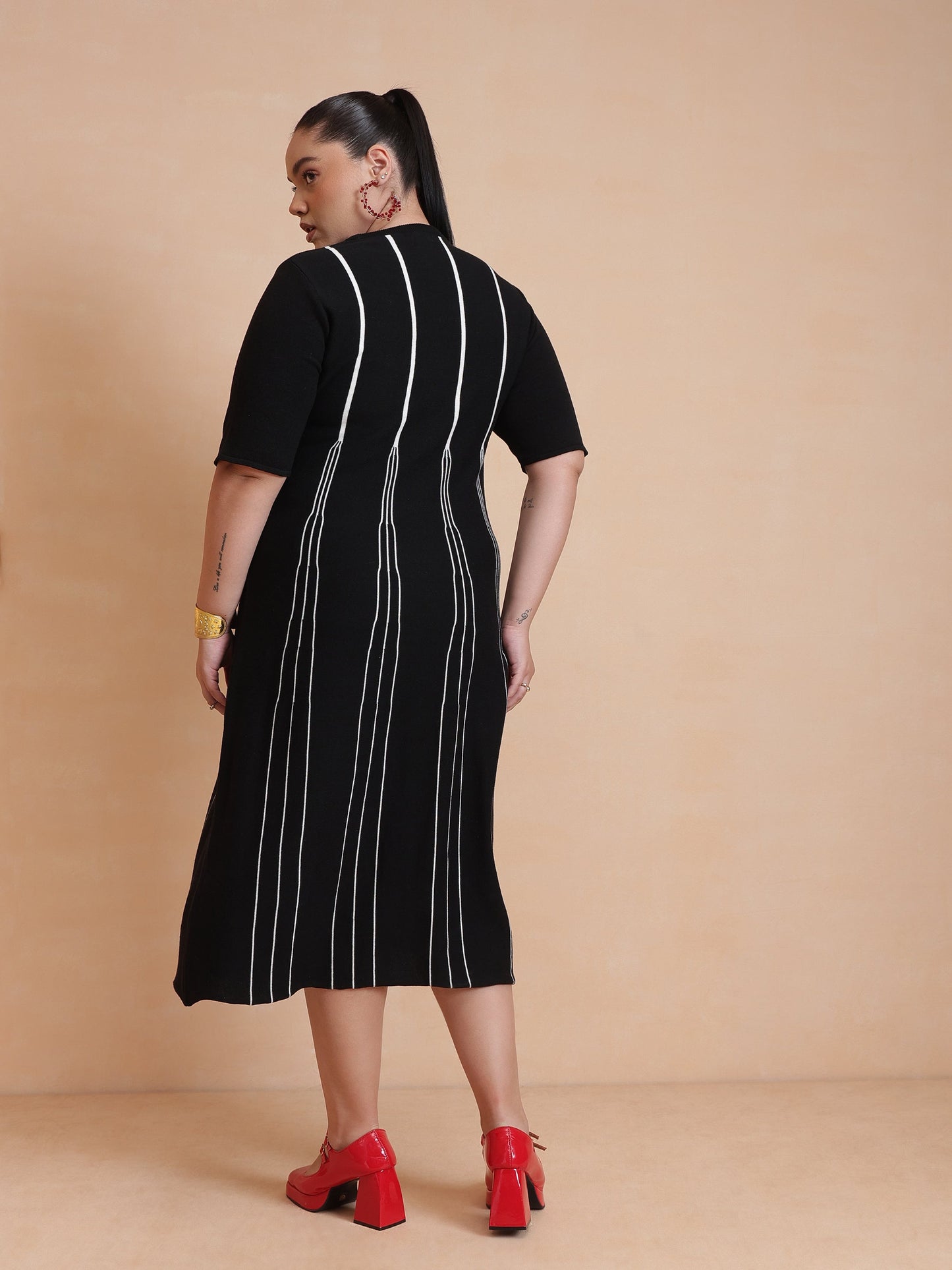 Black & White Stripe Knit Short Sleeves Midi Dress-SASSAFRAS Curve