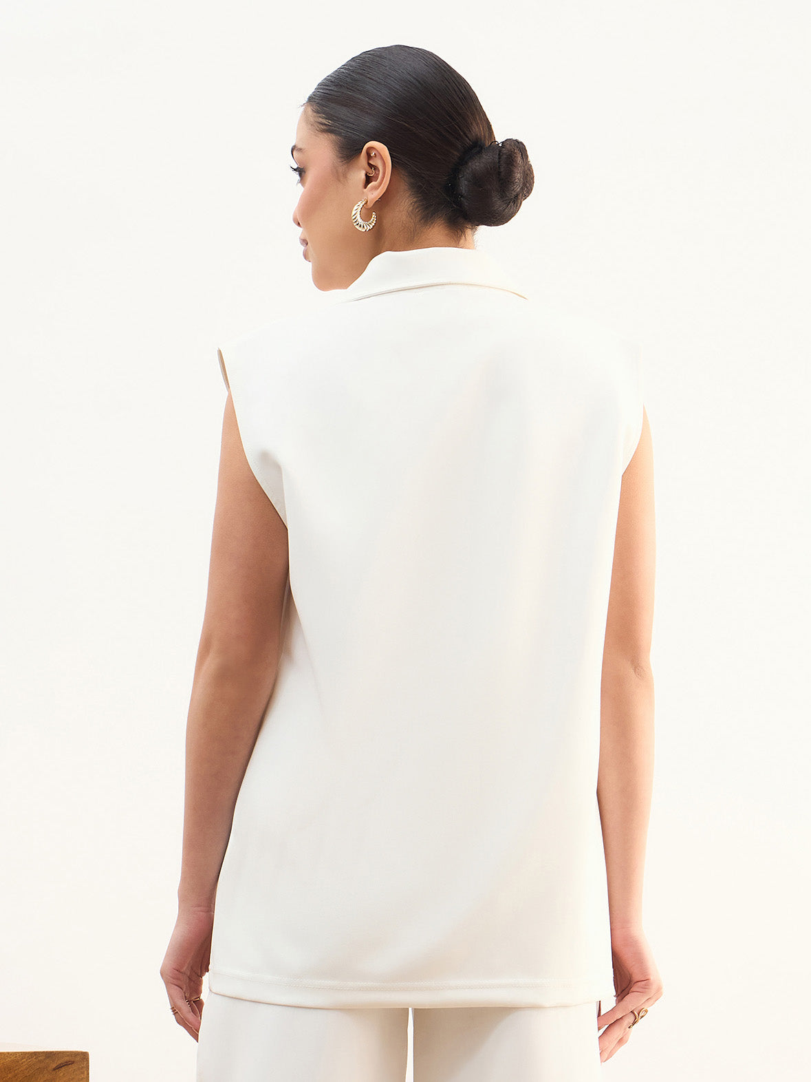 White Notch Collar Oversize Sleeveless Blazer-SASSAFRAS worklyf