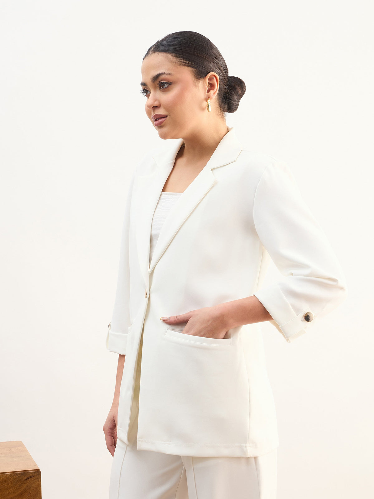White Front Button Notch Collar Blazer-SASSAFRAS worklyf