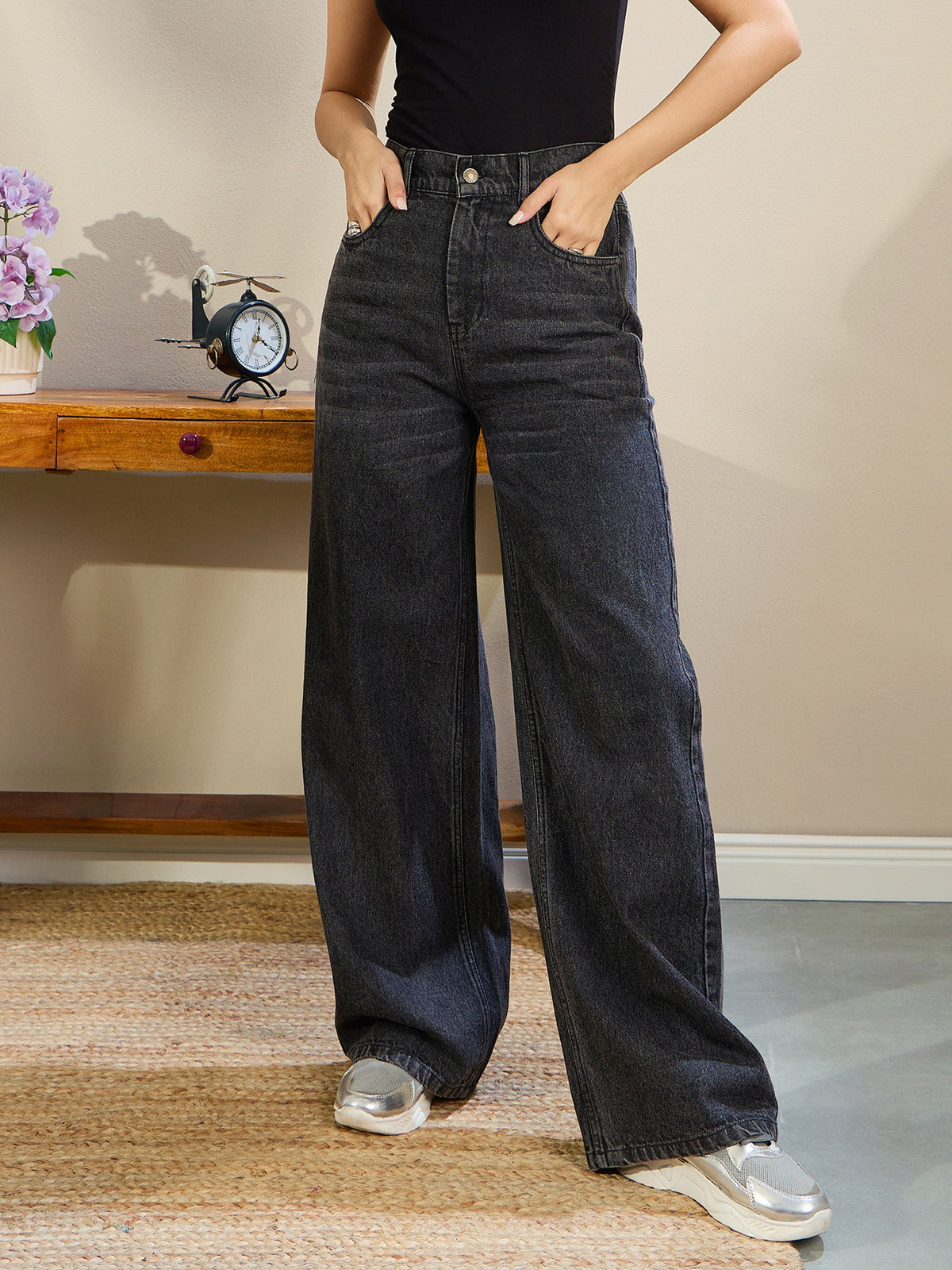 Women Black Wash High Waist Straight Fit Jeans