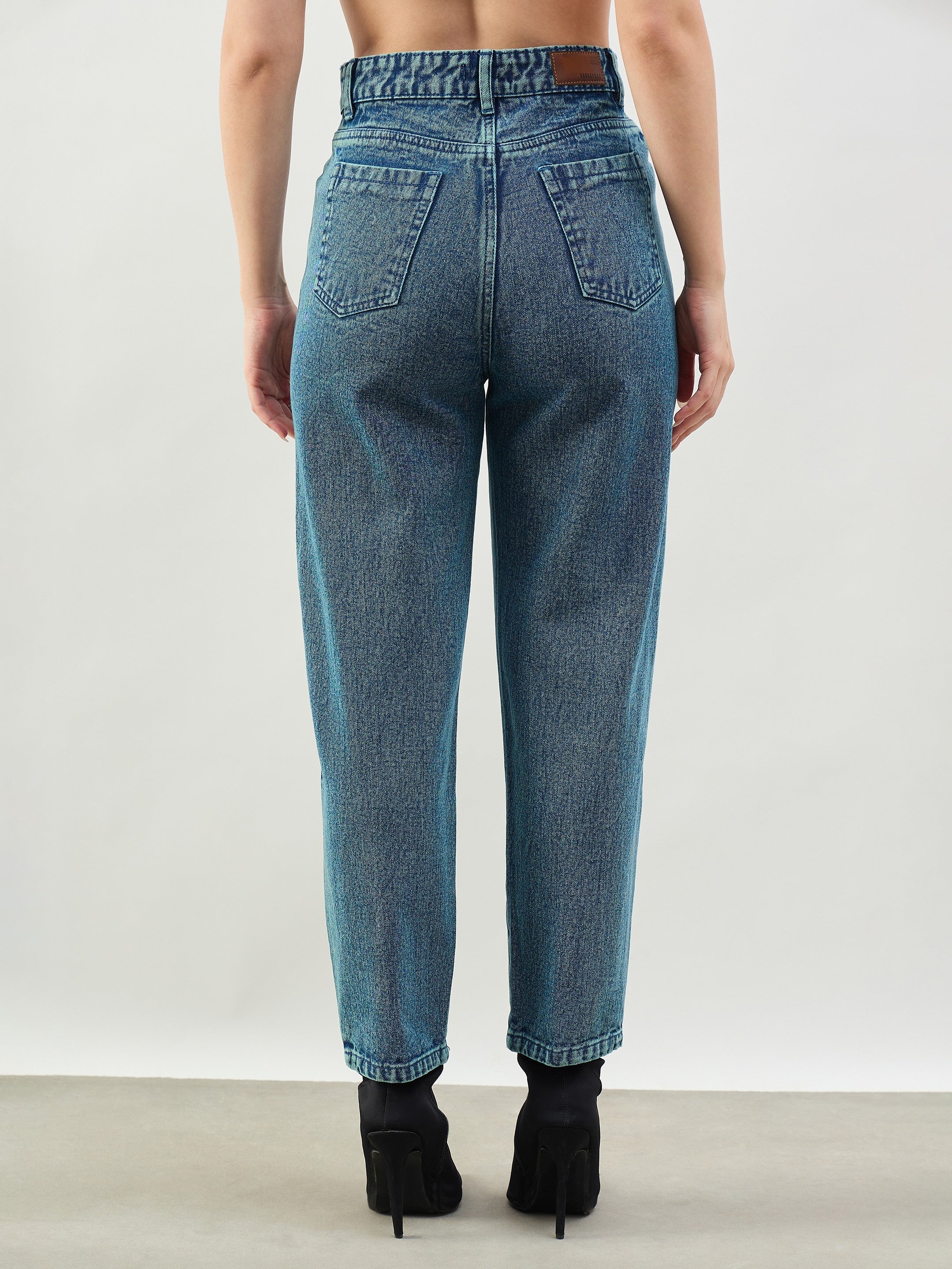 Women Green Wash Balloon Fit Jeans